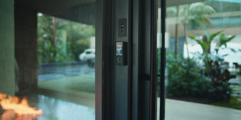 Amcrest Video Doorbell Camera in Loot S02E01 "Space for Everyone" (2024) - 495101