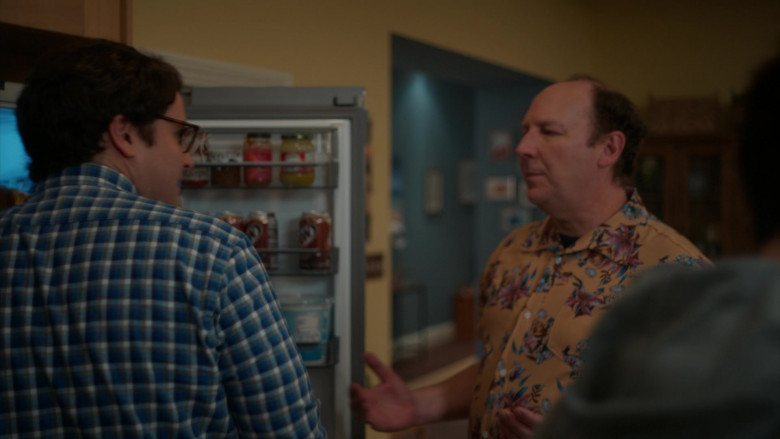 A&W Root Beer in Dinner with the Parents S01E03 "Sip for Sip" (2024) - 501114