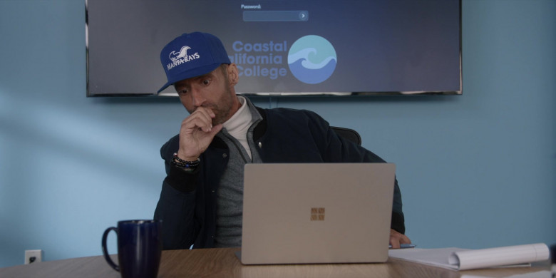 Microsoft Surface Laptops in All American S06E01 "Things Done Changed" (2024) - 493910