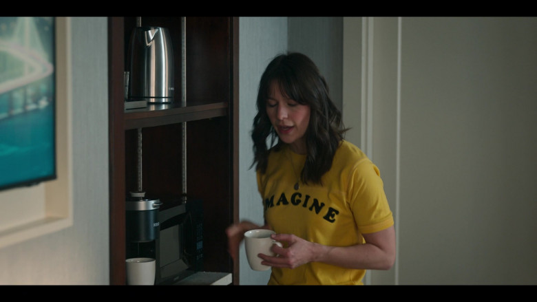 Keurig Coffee Maker and Cuisinart in The Girls on the Bus S01E07 "She Was Against It, Before She Was For It" (2024) - 501502