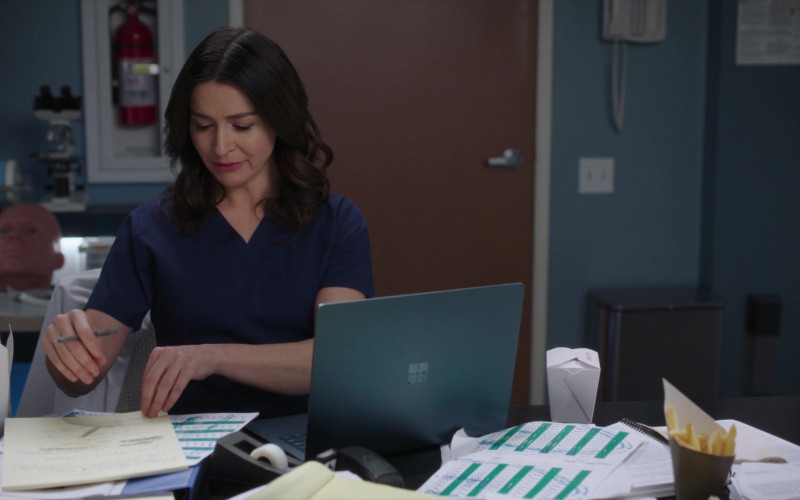 #162 – ProductPlacementBlog.com – Grey's Anatomy Season 20 Episode 5 – Product Placement Tracking (Timecode – 00h 02m 41s)