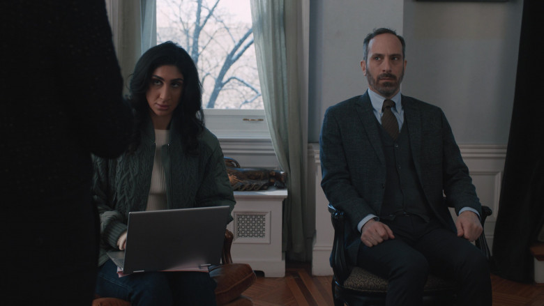 Dell Laptop in Elsbeth S01E02 "A Classic New York Character" (2024) - 496283