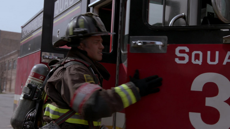 3M Scott SCBA in Chicago Fire S12E09 "Something About Her" (2024) - 494858