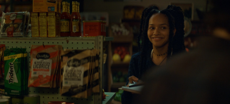 Trident Gum, Trappey's Bull Brand Louisiana Hot Sauce, Darrell Lea Soft Australian Made Licorice in The Big Door Prize S02E03 "Power & Energy" (2024) - 503832