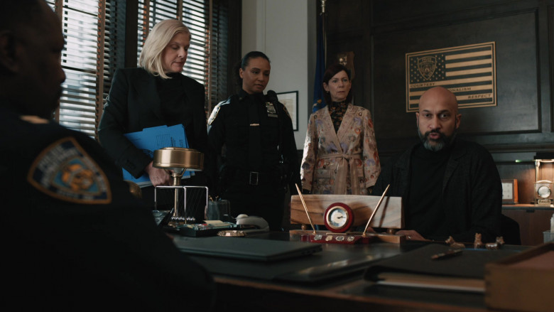 Dell Laptop in Elsbeth S01E07 "Something Blue" (2024) - 509422