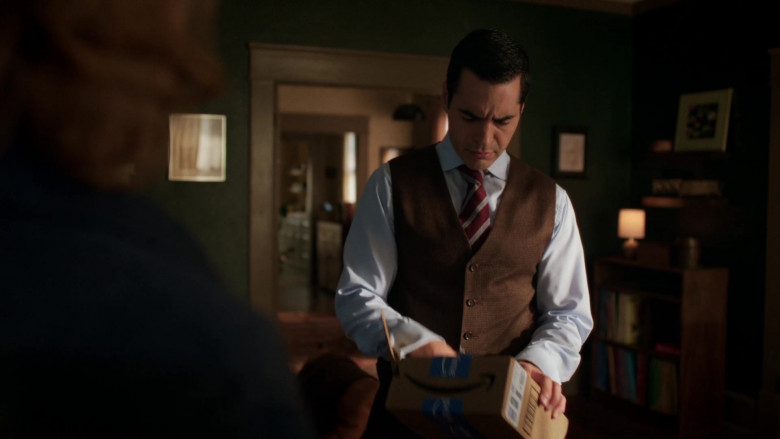 Amazon Prime Box in Will Trent S02E08 "Why Is Jack's Arm Bleeding?" (2024) - 514254