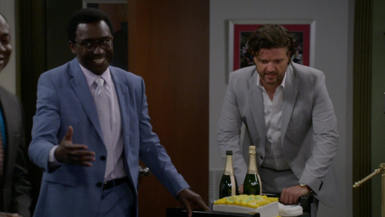 Chandon Brut Champagne in Bob Hearts Abishola S05E13 "Find Your Bench" (2024) - 511103