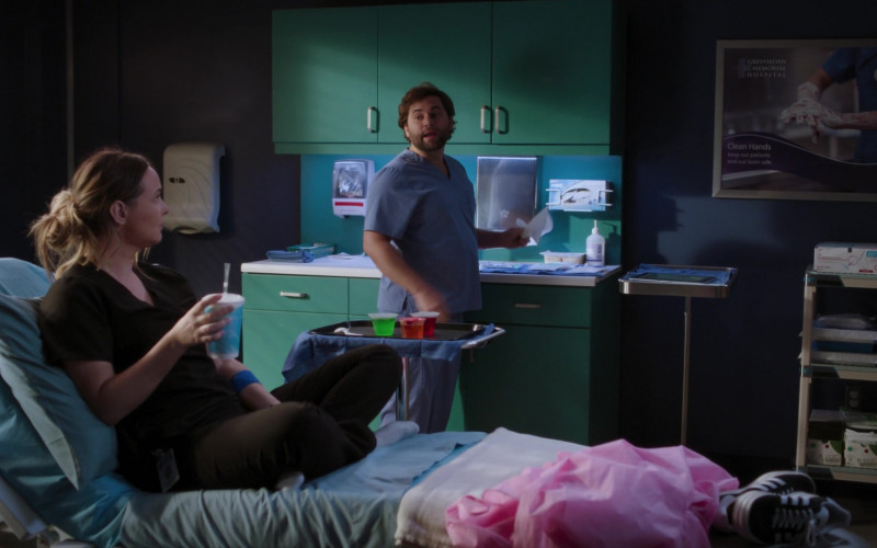 #1520 – ProductPlacementBlog.com – Grey's Anatomy Season 20 Episode 10 – Product Placement Tracking (Timecode – 00h 25m 19s)