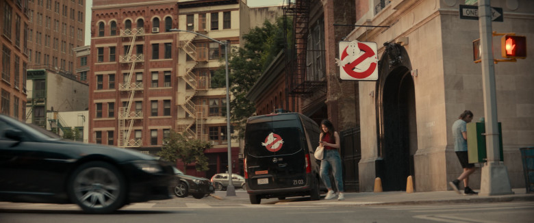 Mercedes-Benz Sprinter Car in Ghostbusters: Frozen Empire (2024) - 511424