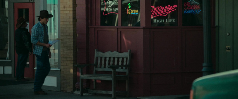 Miller High Life, Corona, Coors Light in Outer Range S02E02 "Traces to Somewhere" (2024) - 518172