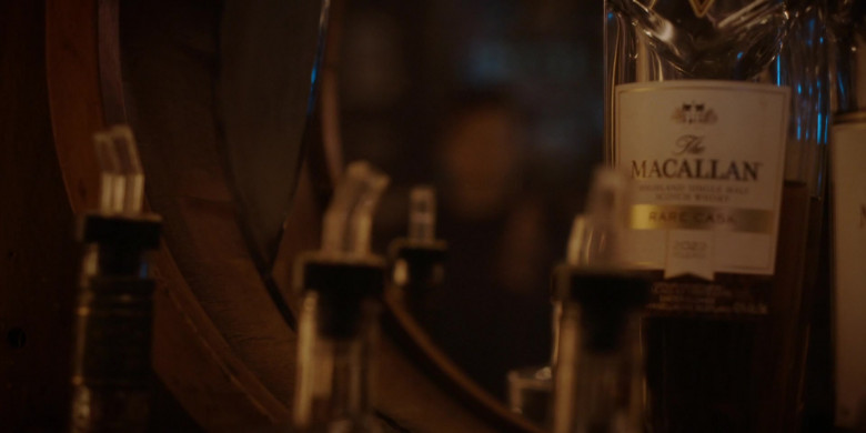 The Macallan 'Rare Cask' Single Malt Scotch Whisky in Dark Matter S01E02 "Trip of a Lifetime" (2024) - 511987