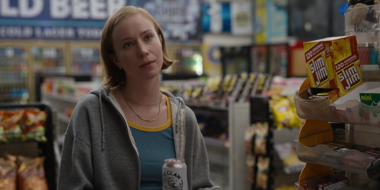 White Claw Hard Seltzer, Slim Jim, Tic Tac, Tajin Mini, Halls in Hacks S03E09 "Bulletproof" (2024) - 524591