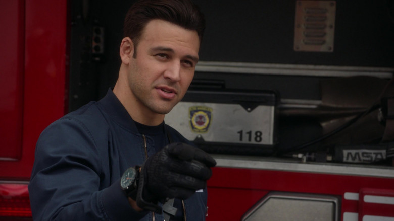 Mechanix Gloves in 9-1-1 S07E06 "There Goes the Groom" (2024) - 509109