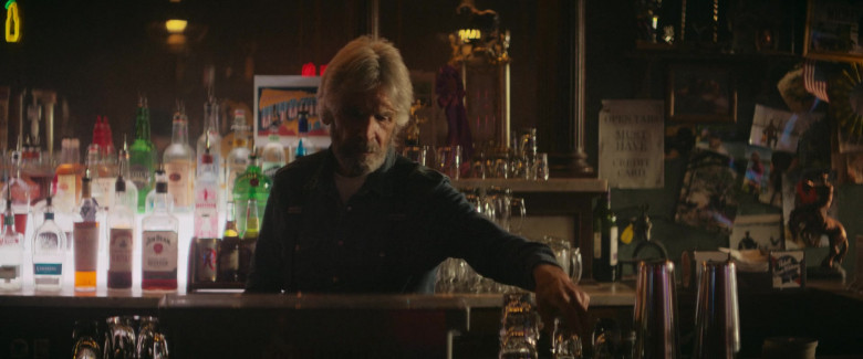 Tito's Vodka, Beefeater Gin, Tanqueray, Familia Camarena Tequila, Jim Beam Bourbon, Rainier Beer, Pabst Blue Ribbon in Outer Range S02E06 "Do-Si-Do" (2024) - 518430