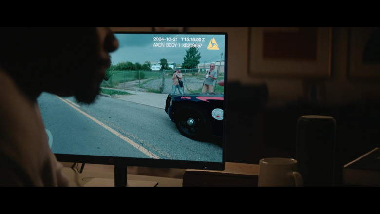 HP Monitor and Axon Bodycam in A Man in Full S01E02 "The Big Squash" (2024) - 508551