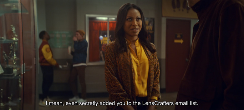 LensCrafters in The Big Door Prize S02E08 "Our Town" (2024) - 523943