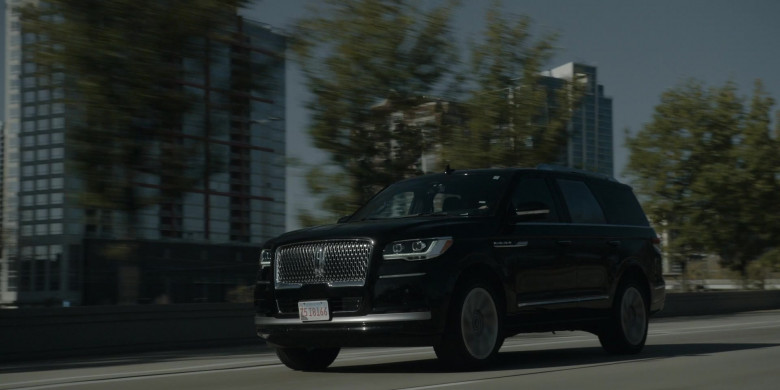 Lincoln Navigator SUV in Dark Matter S01E02 "Trip of a Lifetime" (2024) - 511849