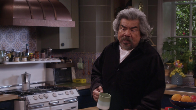 Café Bustelo Coffee in Lopez vs Lopez S02E10 "Lopez vs George" (2024) - 510193