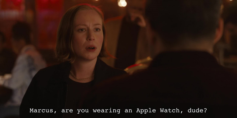 Apple Watch in Hacks S03E04 “Join The Club” (2024) - 514692