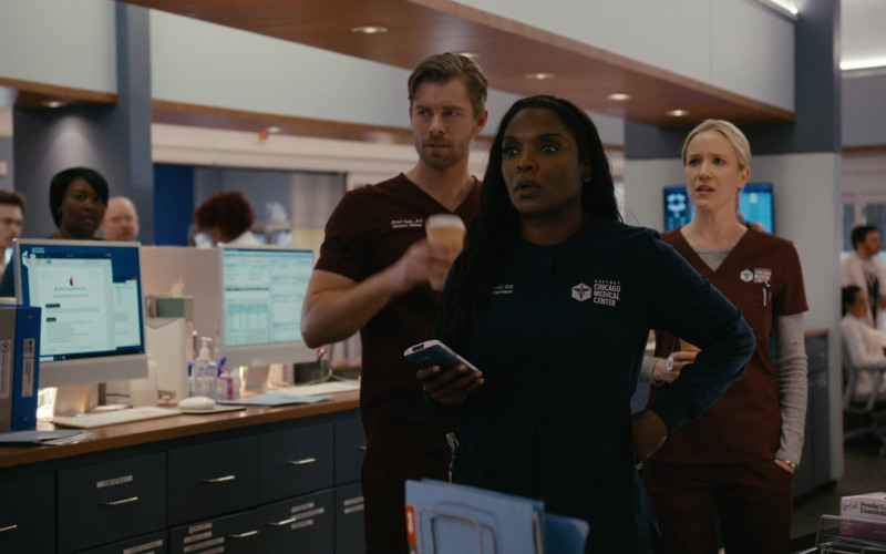 #235 – ProductPlacementBlog.com – Chicago Med Season 9 Episode 13 – Product Placement Tracking (Timecode – 00h 03m 54s)