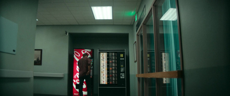 Coca-Cola Vending Machine in Outer Range S02E01 "One Night in Wabang" (2024) - 517971
