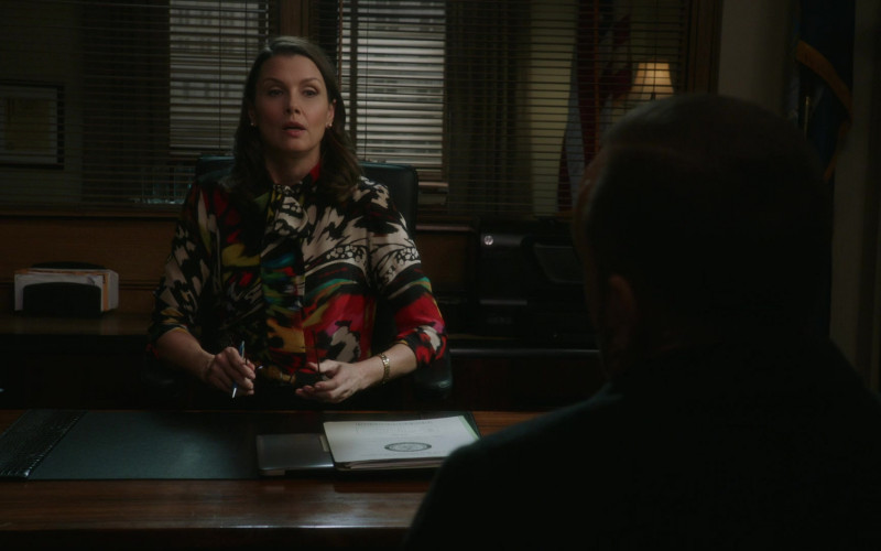 #326 – ProductPlacementBlog.com – Blue Bloods Season 14 Episode 8 – Product Placement Tracking (Timecode – 00h 05m 25s)