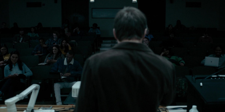 Apple MacBook Laptop in Dark Matter S01E01 "Are You Happy in Your Life?" (2024) - 511572