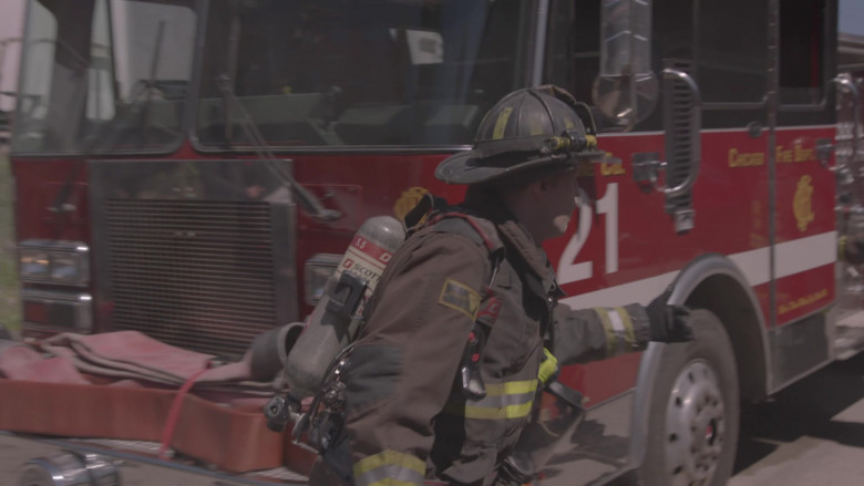 3M Scott Fire & Safety SCBA in Chicago Fire S12E12 "Under Pressure" (2024) - 517255