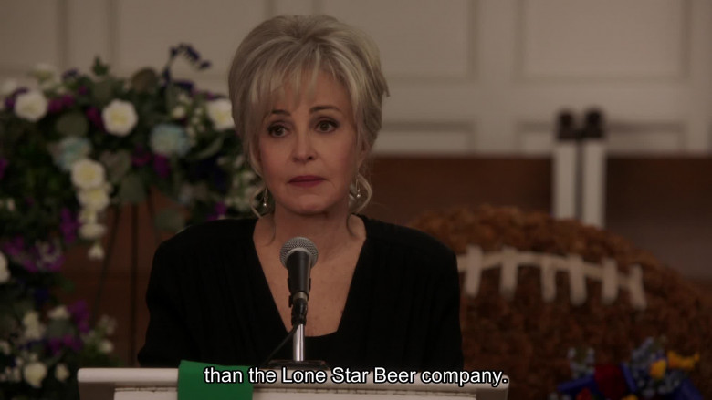 Lone Star Beer Company in Young Sheldon S07E13 "Funeral" (2024) - 519287