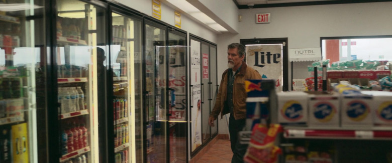 Miller Lite and NÜTRL Vodka Seltzer in Outer Range S02E05 "All the World's a Stage" (2024) - 518332