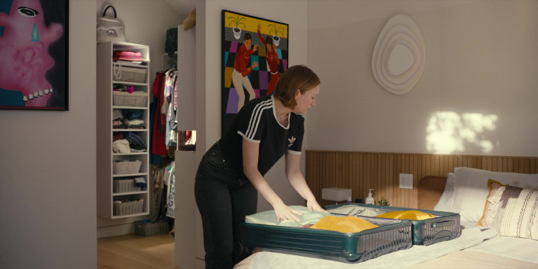 Adidas T-Shirt in Hacks S03E02 "Better Late" (2024) - 509789