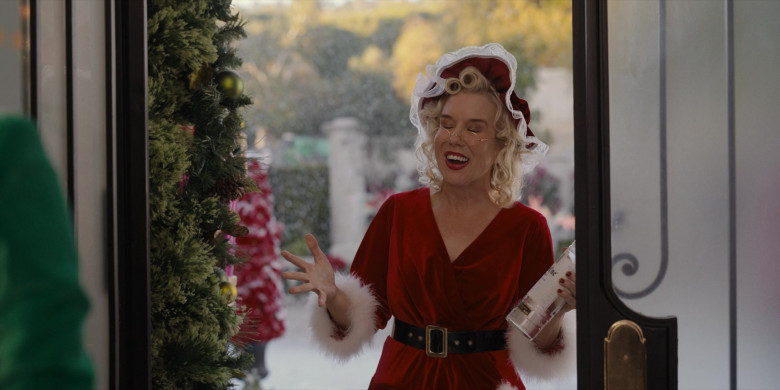 Ketel One Vodka in Hacks S03E07 "The Deborah Vance Christmas Spectacular" (2024) - 521966