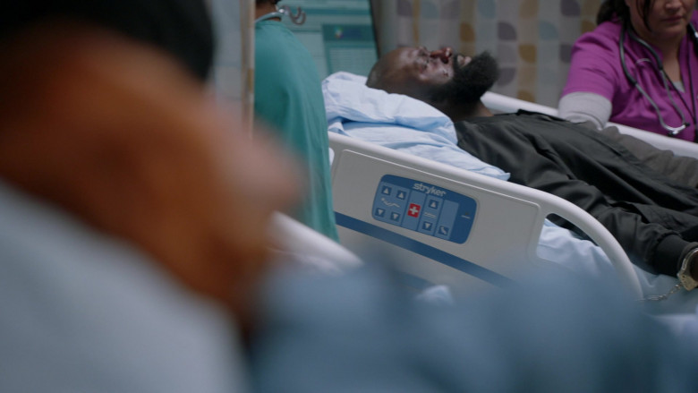Stryker Hospital Beds in The Rookie S06E08 "Punch Card" (2024) - 512103