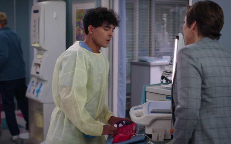 #495 – ProductPlacementBlog.com – Grey's Anatomy Season 20 Episode 10 – Product Placement Tracking (Timecode – 00h 08m 14s)