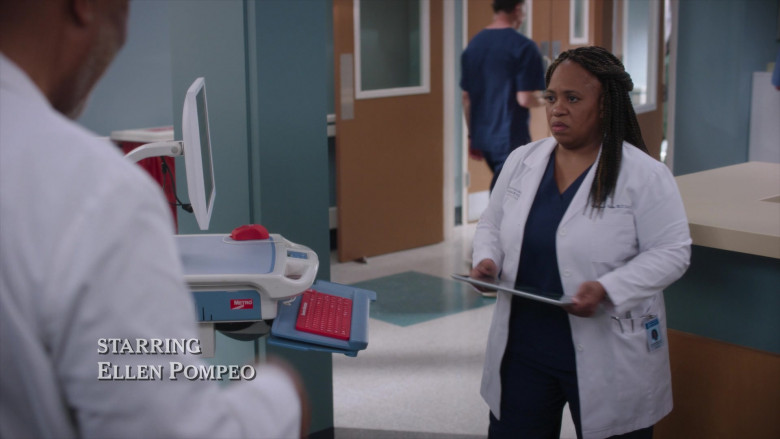 MAN & MACHINE Red Downtime Workstation Keyboards & Mice in Grey's Anatomy S20E09 "I Carry Your Heart" (2024) - 522998