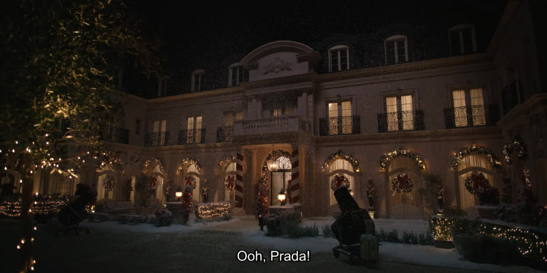 Prada in Hacks S03E07 "The Deborah Vance Christmas Spectacular" (2024) - 521996