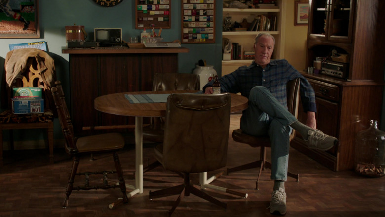 New Balance Sneakers in Young Sheldon S07E12 "A New Home and a Traditional Texas Torture" (2024) - 514345