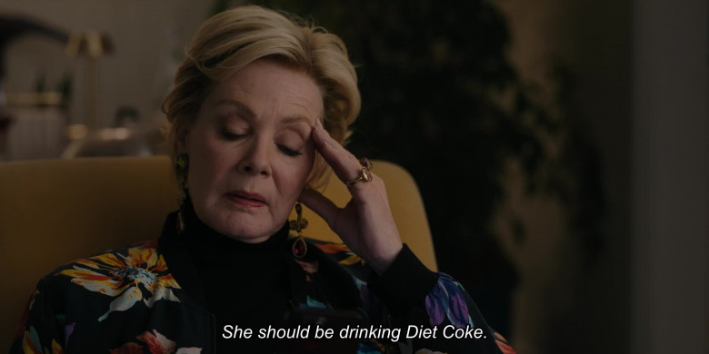 Diet Coke (Verbal) in Hacks S03E08 "Yes, And" (2024) - 522031