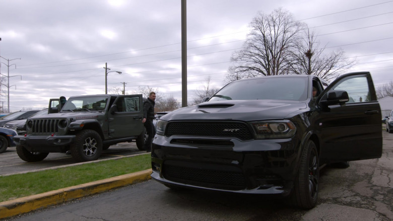 Jeep Wrangler and Dodge Durango SRT SUVs in Chicago P.D. S11E12 "Inventory" (2024) - 517425