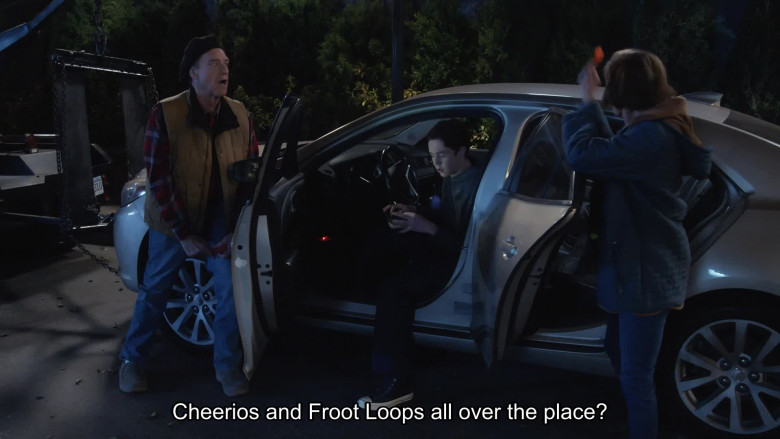 Cheerios and Froot Loops in The Conners S06E13 "Less Money, More Problems" (2024) - 522312