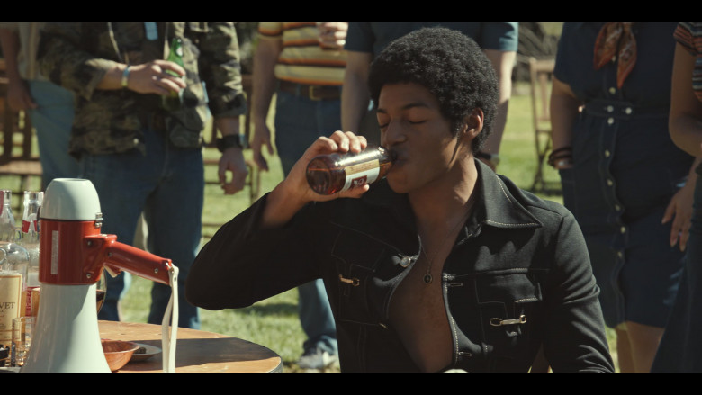 Schlitz Beer in The Sympathizer S01E04 "Give Us Some Good Lines" (2024) - 510886