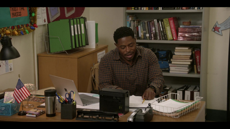 Microsoft Surface Laptop in All American S06E07 "Passin' Me By" (2024) - 514908