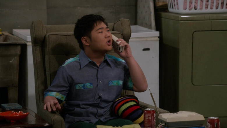 Coca-Cola Soda in That '90s Show S02E02 "Something to Talk About" (2024) - 533696