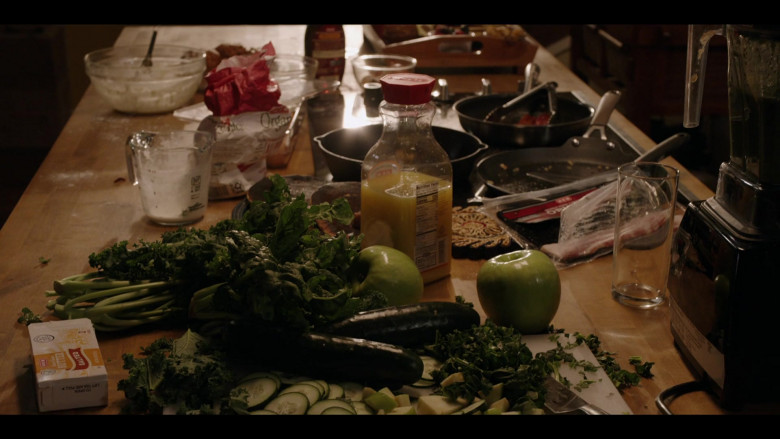 H-E-B Foods in Walker S04E13 "See You Sometime" (2024) - 535188