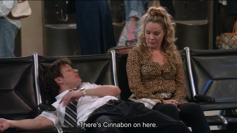 Cinnabon Bakery company (Verbal) in That '90s Show S02E08 "Friends in Low Places" (2024) - 534523