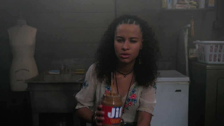 Jif Peanut Butter in That '90s Show S02E02 "Something to Talk About" (2024) - 533709