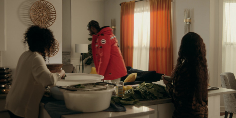 Canada Goose Jacket in The Chi S06E15 "Tower of Terror" (2024) - 531472