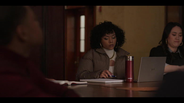 Asus Laptop and Contigo Bottle in Power Book II: Ghost S04E03 "Birthright" (2024) - 531289