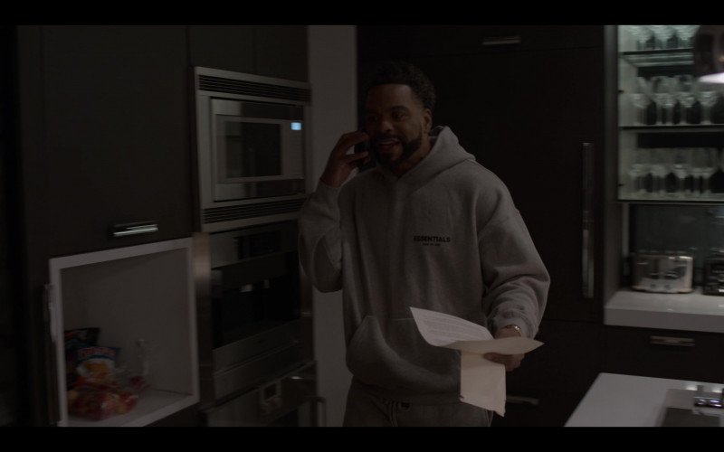 #1899 – ProductPlacementBlog.com – Power Book II Ghost Season 4 Episode 1 – Product Placement Tracking (Timecode – 00h 31m 38s)