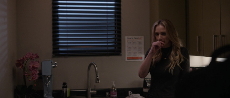 SodaStream in Criminal Minds S17E03 "Homesick" (2024) - 528592